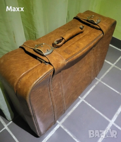 Продавам ретро куфари от соца и един нов, но без колелца, снимка 3 - Куфари - 55082938