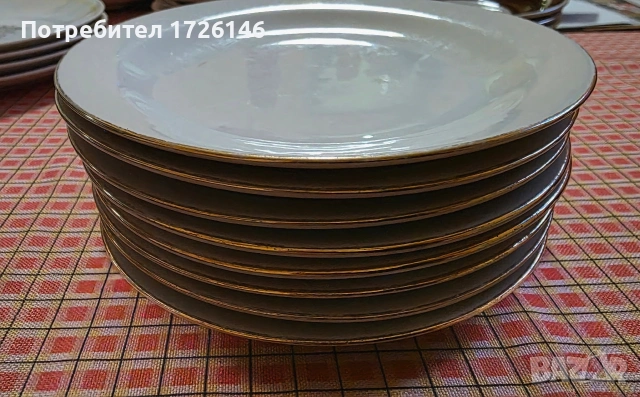 Порцеланови чинии със златен кант 8 броя Rörstrand, Sweden , снимка 2 - Чинии - 54045949