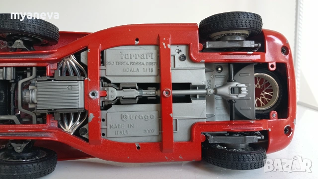 Ferrari 250 Testa Rossa от 1957 г. в мащаб 1:18, Bburago , произведен в Италия. , снимка 5 - Колекции - 54991208