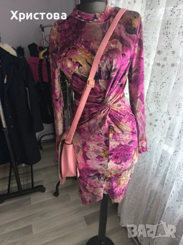 Нова рокля на цветя в цвят фукция - 13 euro
