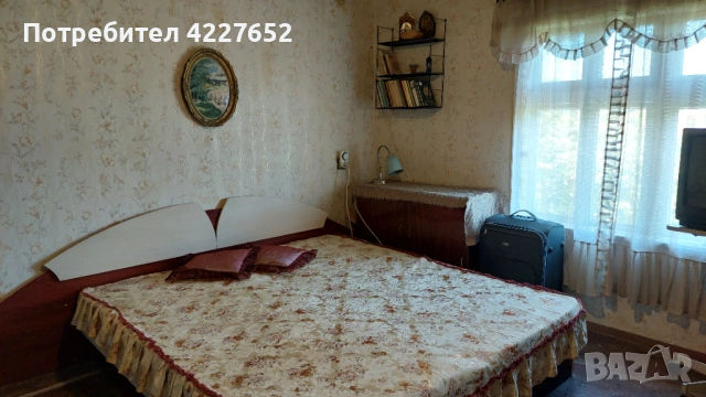 Продавам къща с дворно място и гараж, снимка 5 - Къщи - 54704655