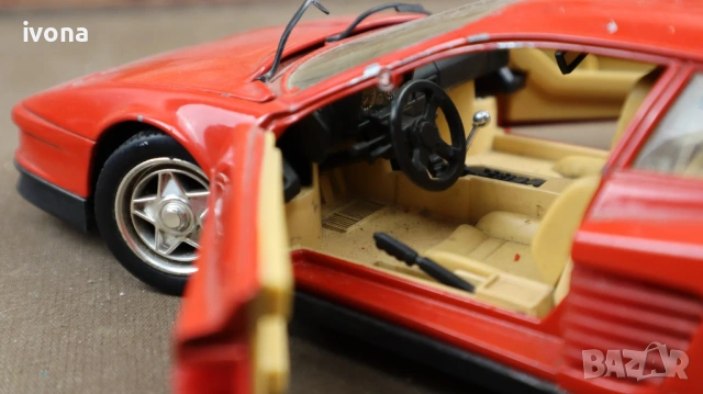 Голяма червена кола Ferrari Testarossa Hotwheels 1:18