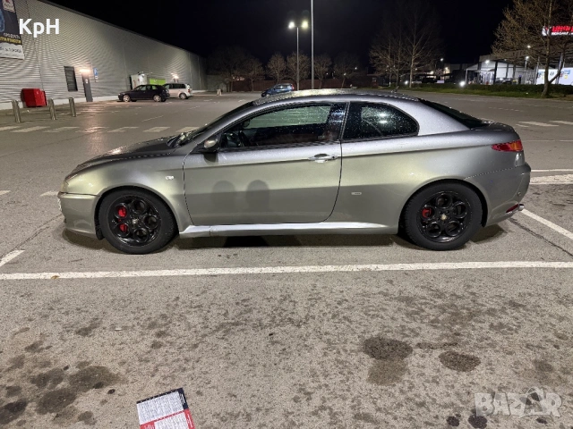 Alfa Romeo GT 1.9 JTD, снимка 2 - Автомобили и джипове - 54491412
