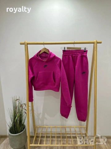 Nike Нов Дамски Ватиран Екип Найк Различни Цветове 