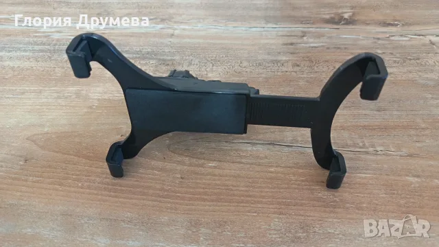 СТОЙКА ЗА ТАБЛЕТ за ПОДГЛАВНИК
