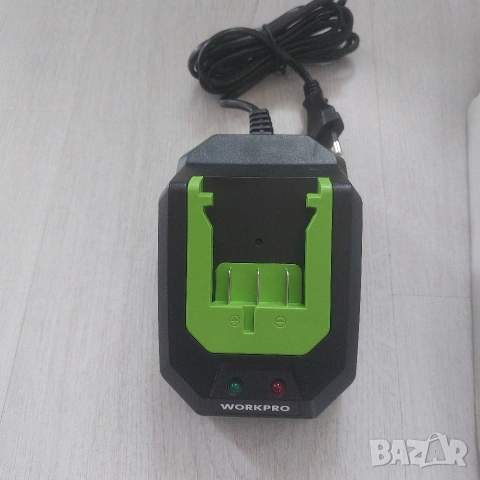 Професионално бързо зарядно Lux-Tools 20V (1 PowerSystem) - 2.4A / 70W, снимка 2 - Друга електроника - 54471136