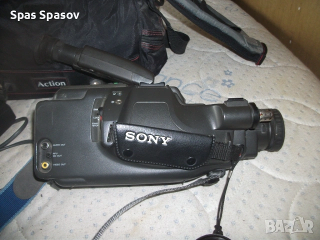 2 камери SONY Hi 8 за части или ремонт, снимка 7 - Камери - 54477043