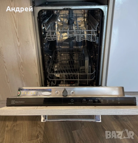 Съдомиялна машина  Electrolux EEA12100L  с автоматично отваряне на вратата