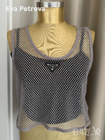 Prada crop top S дамски топ Прада, снимка 5 - Потници - 54447161