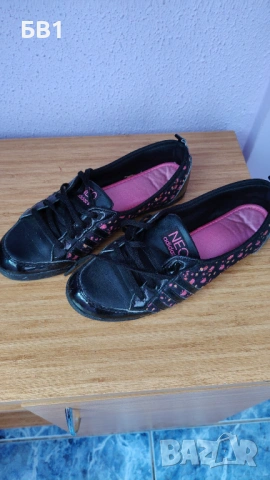 Дамски спортни кецове Adidas 40