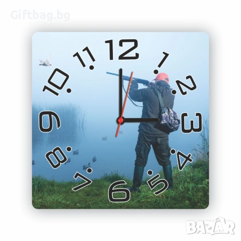 Дървен Стенен часовник „Ловец“