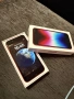 iPhone SE 2022 red , снимка 1