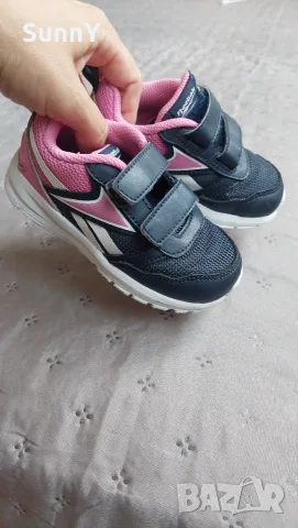 Маратонки за момиче Reebok, снимка 2 - Детски маратонки - 55307859