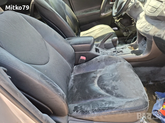TOYATA RAV4 2.2DCAT 150кс 4х4 Автомат-на части, снимка 8 - Автомобили и джипове - 54906199