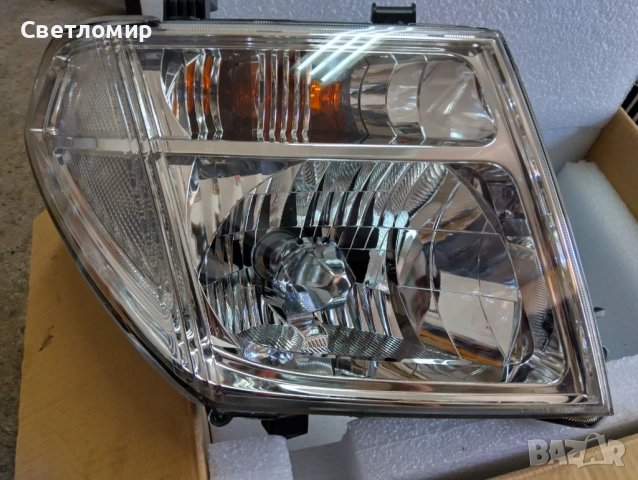 Фар за Nissan Navara и Pathfinder