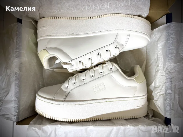 Бели дамски кецове Tommy Hilfiger TJW Flatform Pearlized Sneaker - размер 39, снимка 6 - Кецове - 55529204