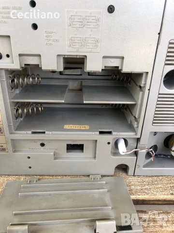 SANYO C30 BOOMBOX  Работи функционално на всичко!, снимка 8 - Радиокасетофони, транзистори - 54795276