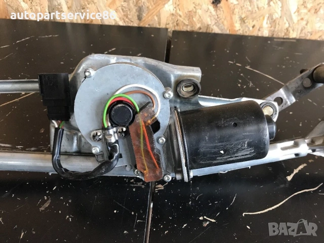 Комплект предни чистачки мотор за Mercedes ML W164 3.0 CDI (2011), снимка 3 - Части - 54165503