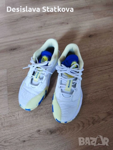 Продавам дамски маратонки 