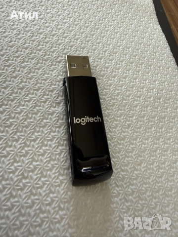 USB безжичен приемник (донгъл) Logitech за дистанционни за презентации.
