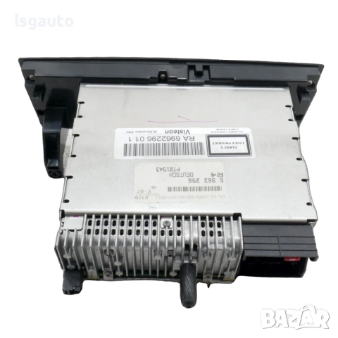 CD плеър BMW 1 Series (E87) 2004-2011 ID: 158921, снимка 2 - Части - 53959307