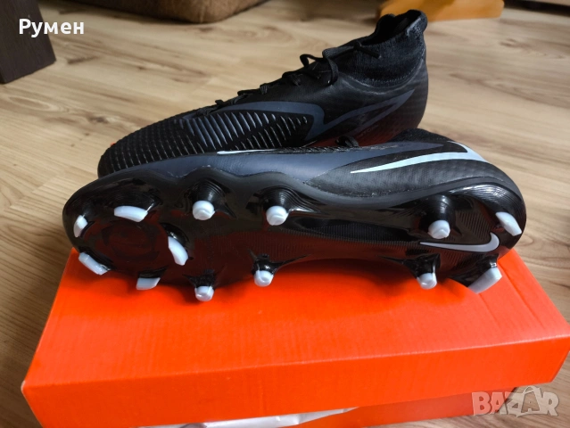 Два модела футболни обувки NIKE, снимка 4 - Спортни обувки - 54986841