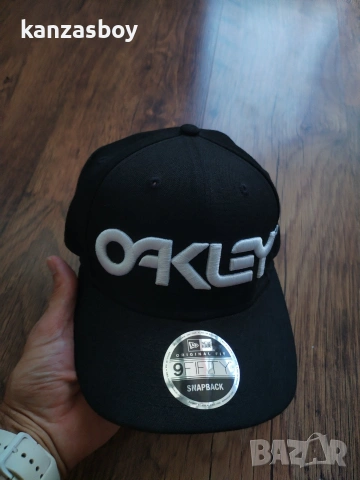 oakley x new era cap - страхотна мъжка шапка , снимка 2 - Шапки - 55190101