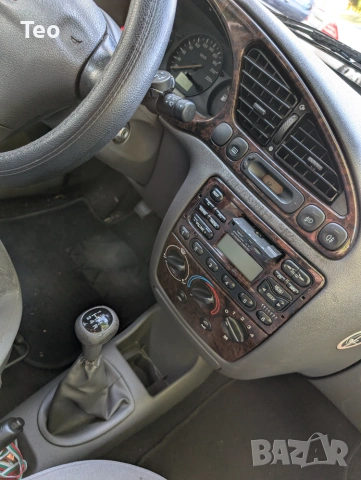 Ford Fiesta mk4 Ghia 1.25 16v 75 к.с., снимка 15 - Автомобили и джипове - 55204573