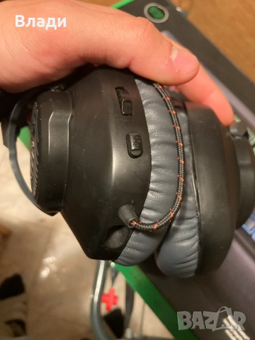 JBL Quantum100 слушалки, снимка 8 - Слушалки и портативни колонки - 55287203
