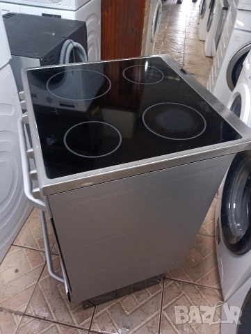 Иноксова свободно стояща печка с керамичен плот Elektrolux с две години гаранция!, снимка 2 - Печки, фурни - 53968364