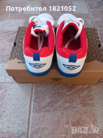 Спорти обувки umbro, снимка 2 - Маратонки - 54444728