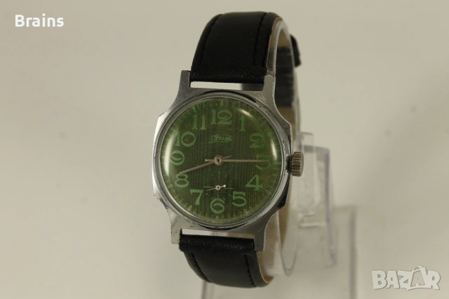 1970's ЗИМ Зелен Циферблат Стар Руски Ръчен Часовник