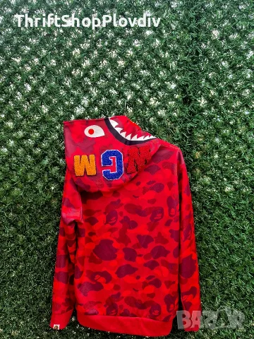 BAPE Shark Hoodie Red Camo – размер M, снимка 3 - Суичъри - 55607794