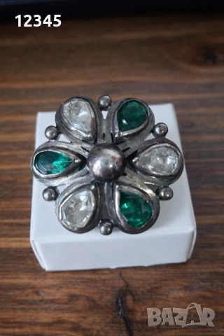 Стара сребърна брошка с камъни, снимка 3 - Колиета, медальони, синджири - 54124288