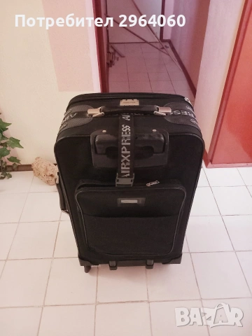 Продавам стилен куфар с колелца Airxpress