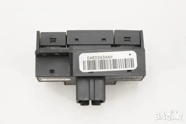 Превключвател за аварийните светлини за Chrysler 300C 3.0 CRD (2009) OEM 04602434AH, снимка 3 - Части - 55641772