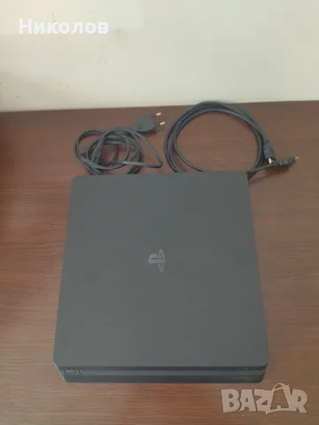 Продавам конзола Sony Playstation 4 Slim (PS4)