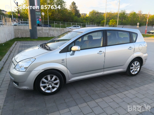 Продавам Toyota Corolla Verso бензин-газ 1,8-129 к.с. 2005 г.