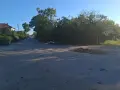 от собственик,без посредник,продава парцел в който има стара къща за събаряне, снимка 3