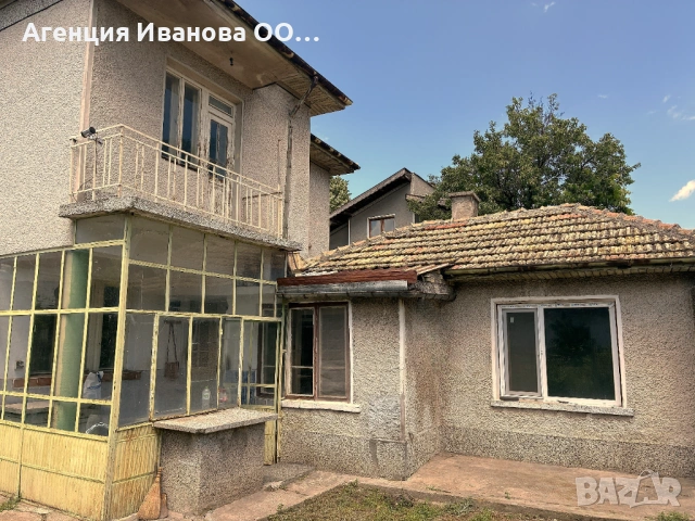   Къща с три жилищни части, гараж и двор – гр. Попово, снимка 5 - Къщи - 54939900