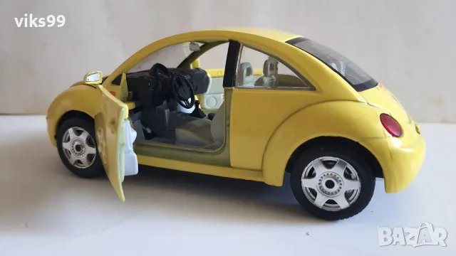 Bburago VOLKSWAGEN New Beetle 1998 MADE IN ITALY 1:24, снимка 5 - Колекции - 55499885