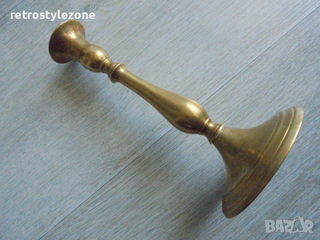 № 8585 Стар месингов свещник – ретро стил