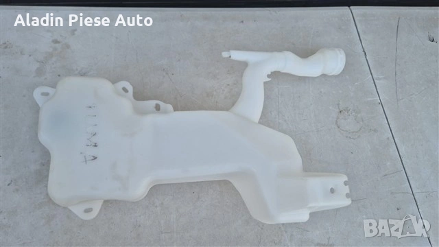 Резервоар за течност за чистачки за предно стъкло Ford Puma година 2019 - 2024 код L1TB17B613AD, снимка 3 - Аксесоари и консумативи - 54441874