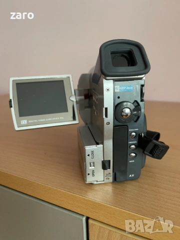 Дигитална мини камера Sony, снимка 2 - Камери - 54157759