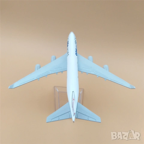Boeing 747 самолет модел макет One World американски превоз пътници черна кутия пилот диспечер полет, снимка 4 - Коли, камиони, мотори, писти - 54059828