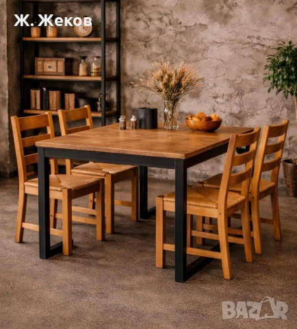 Четири масивни дървени стола