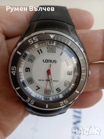 часовник Lorus 