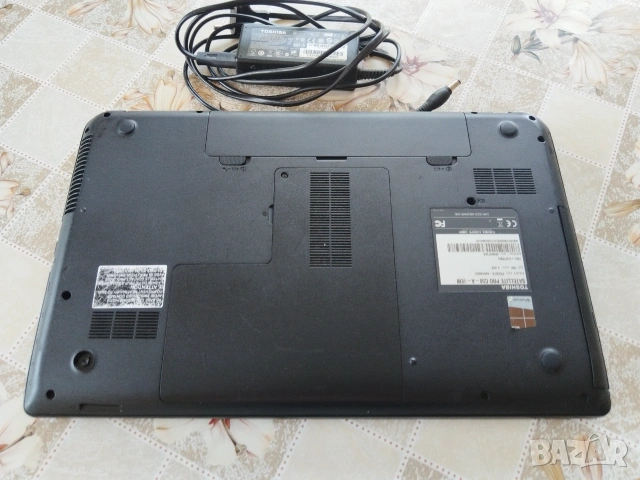 Лаптоп Toshiba Satellite Pro C50-A-1EM, снимка 3 - Лаптопи за дома - 55247609