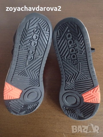 ДАМСКИ КОЖЕНИ КЕЦОВЕ  ADIDAS РАЗМЕР 39 И ½, снимка 7 - Кецове - 54575909