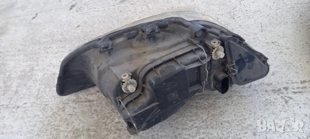 Десен фар за Seat Ibiza III, снимка 3 - Части - 55038961